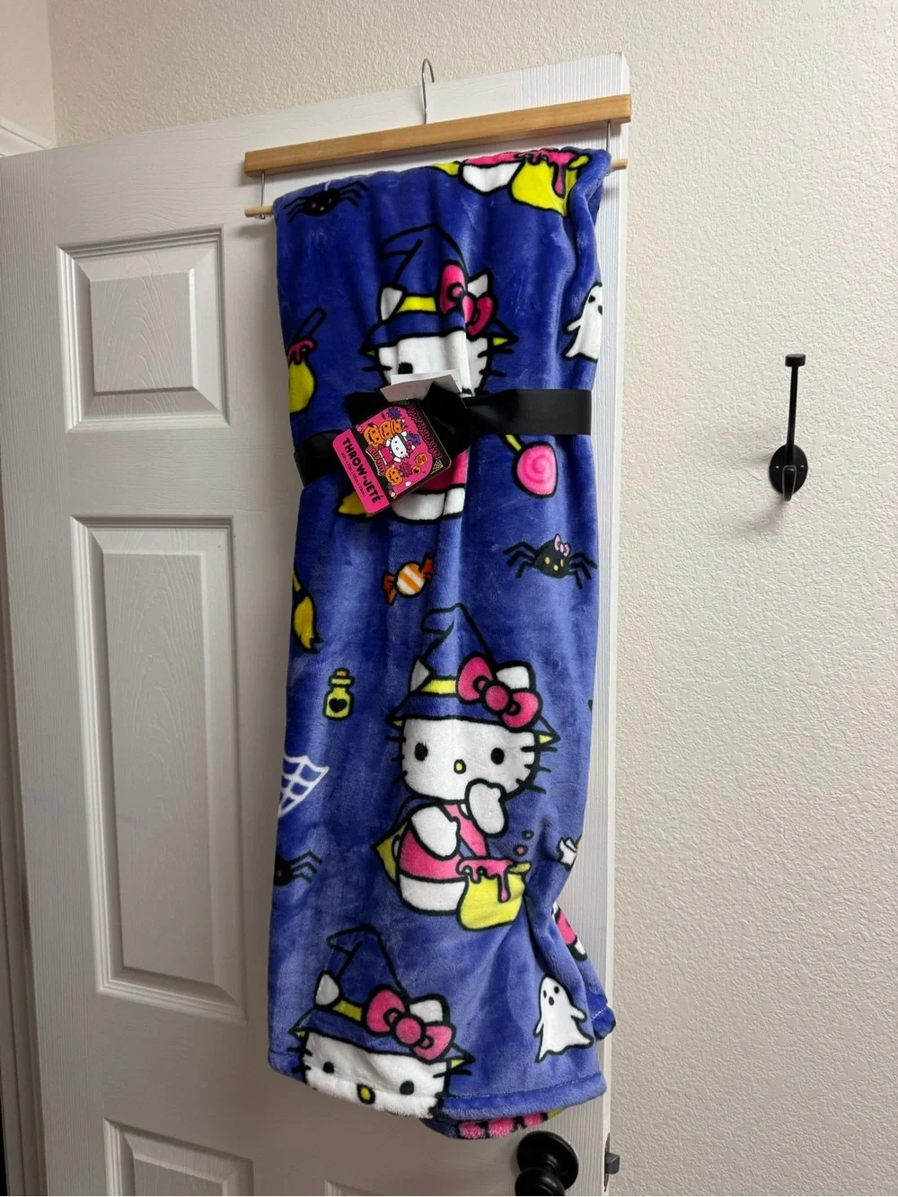 Hello Kitty Purple & Pink Halloween Plush Throw